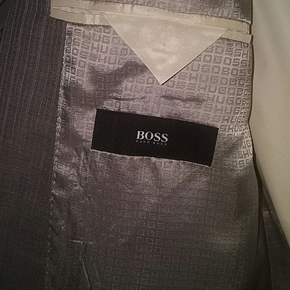 Hugo Boss Virgin Wool Blazer, 44L - Picture 4 of 8